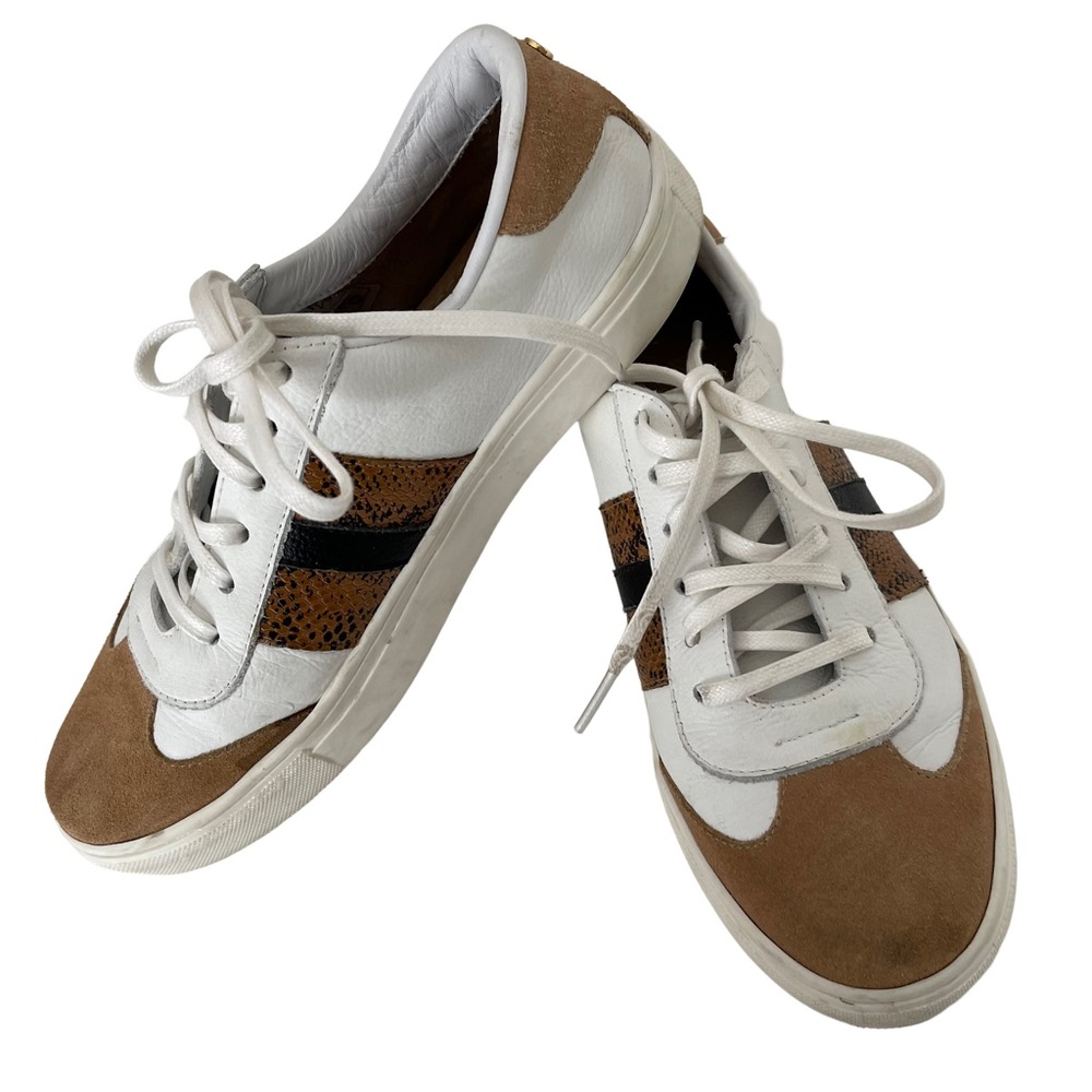 Kaanas Lace Up Leather Sneaker. Very nice Size 8
